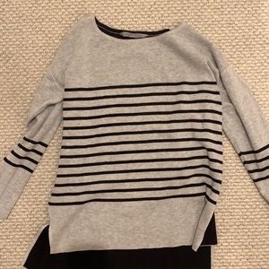 Worn once Athleta sweater very soft size extra large